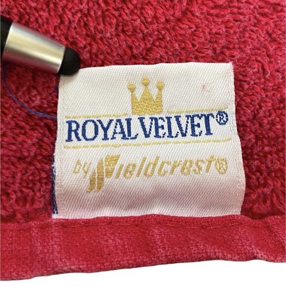 Vintage 1980s Royal Velvet Fieldcrest Red Cotton Bath Towels Set 2 USA 48 x 27 - Picture 3 of 12